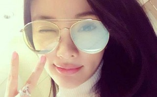 戴什么眼镜显得年轻吗，戴什么眼镜显得年轻吗女生